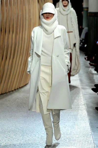 Look 5